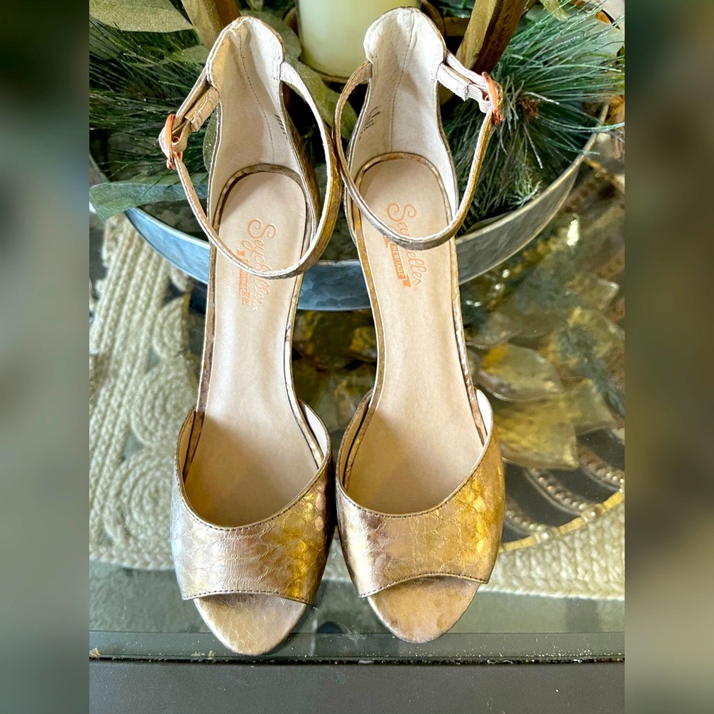 Gold heels